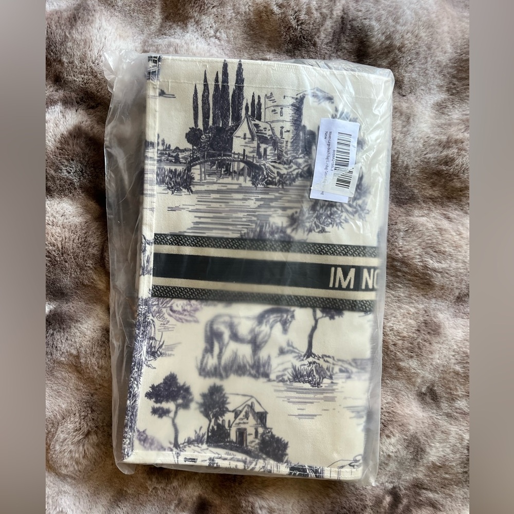 White Toile Tote Bag - Picture 3 of 3